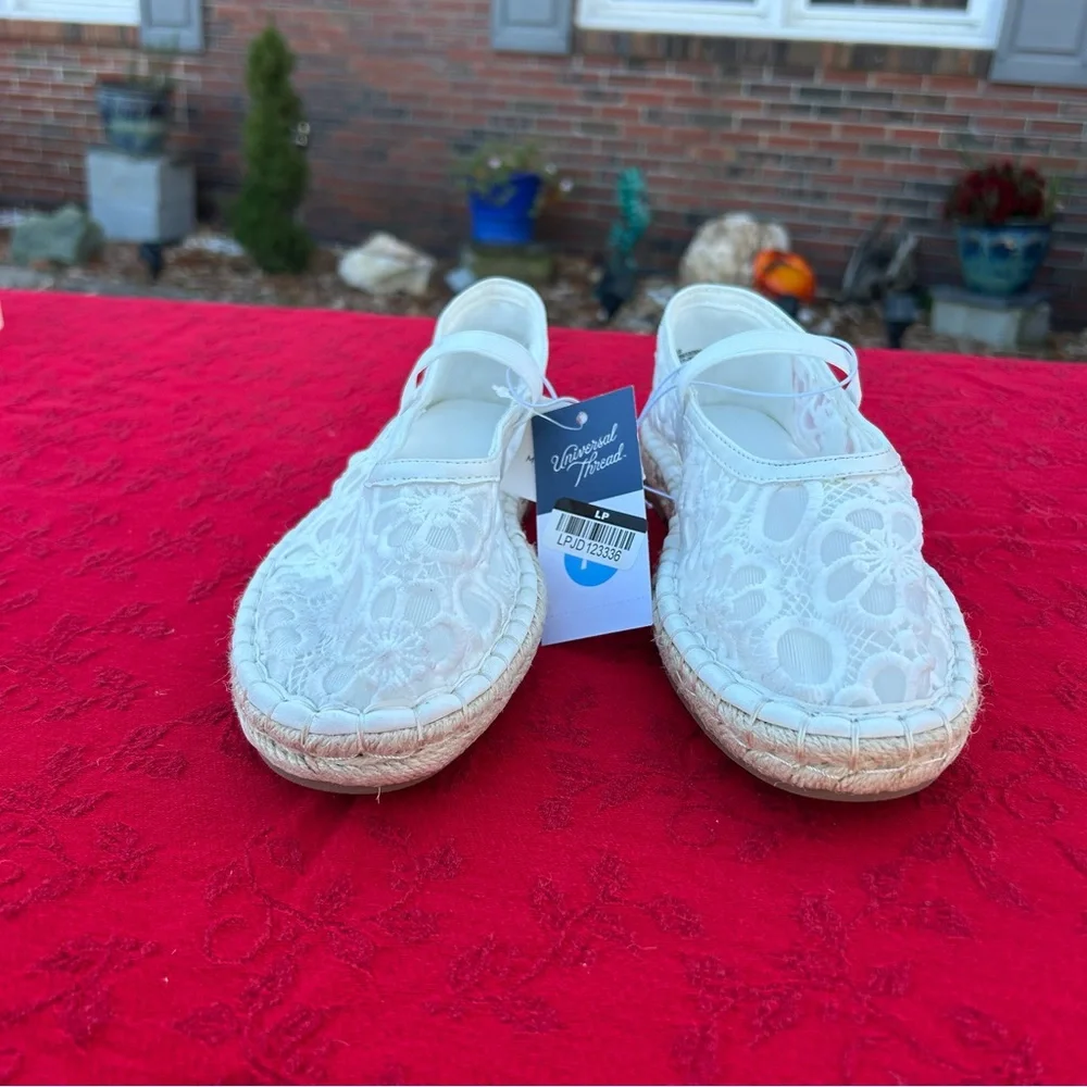 Women's Celia Floral Lace Mary Jane Espadrille Flat by universal thread size 7.5